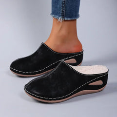 Maureen Cosy Fleece-Lined Mule Slippers in Black