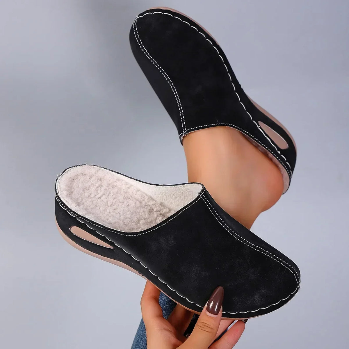 Maureen Cosy Fleece-Lined Mule Slippers in Black fleece lining