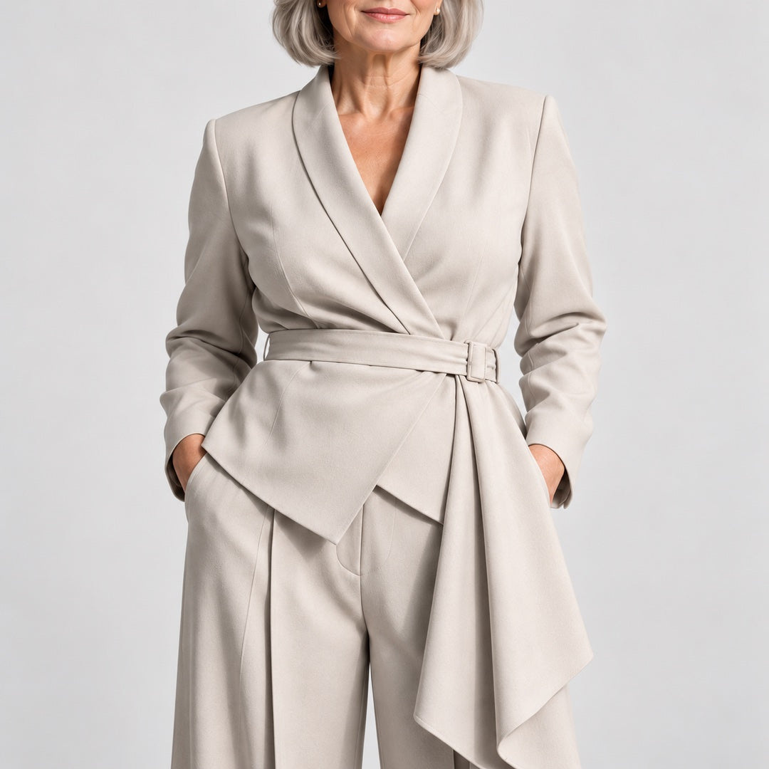 Ann Wrap Blazer and Wide-Leg Trouser Suit in Light Grey, a closer look at the fit
