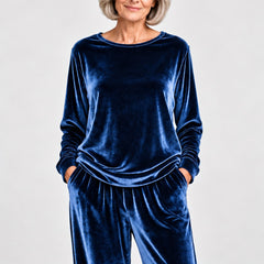 Cynthia velvet set close-up