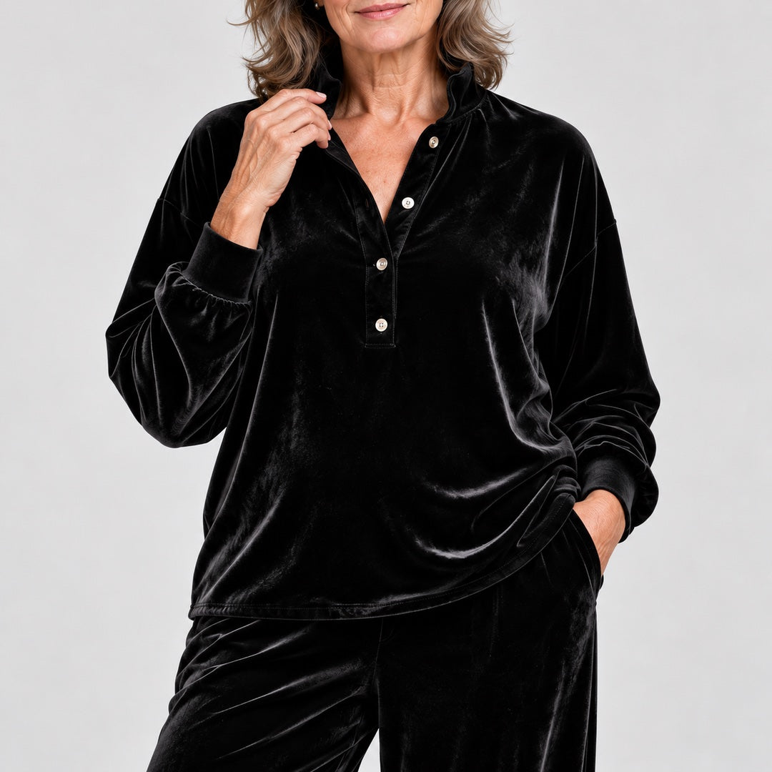 Jean Velvet-Look Button Collar Wide-Leg Set in Black, a closer look at the fit